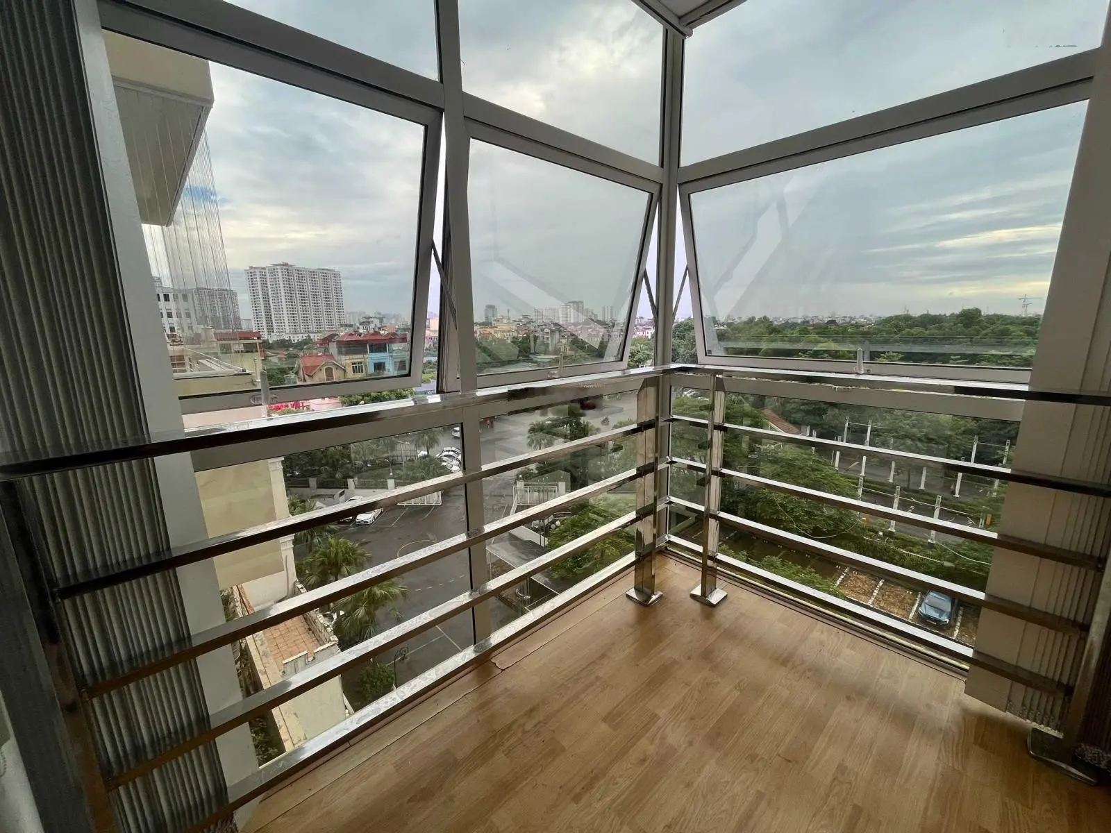 Bán căn hộ tòa nhà E4 Ciputra, Hà Nội