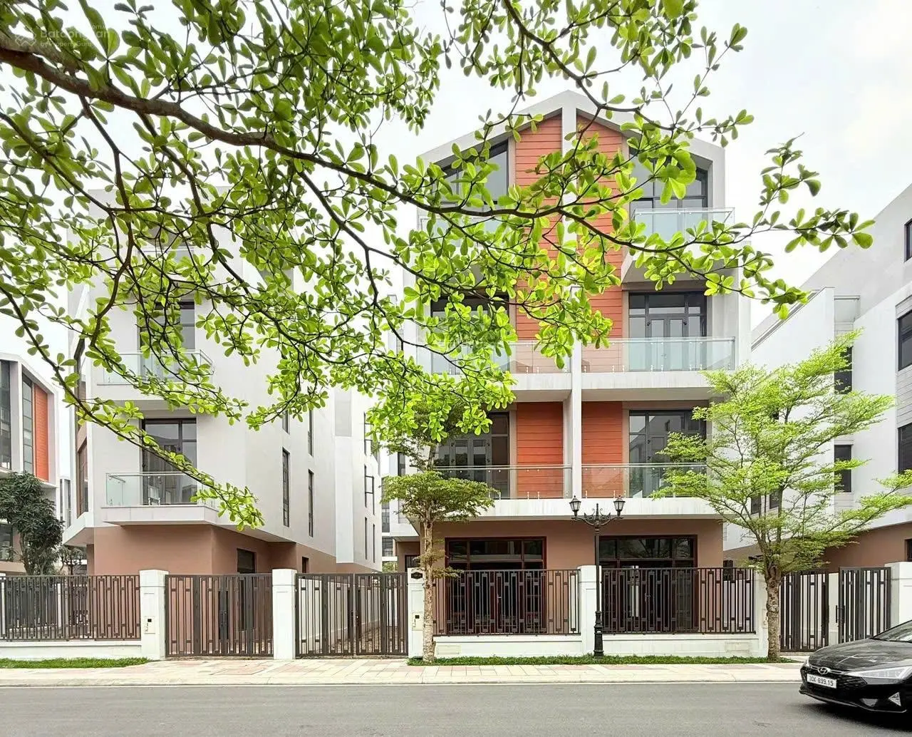 Đón sóng BĐS Hưng Yên liền kề giá rẻ Vin3, gần chung cư, Vincom, hồ tạo sóng, mặt tiền 5m, 130tr/m