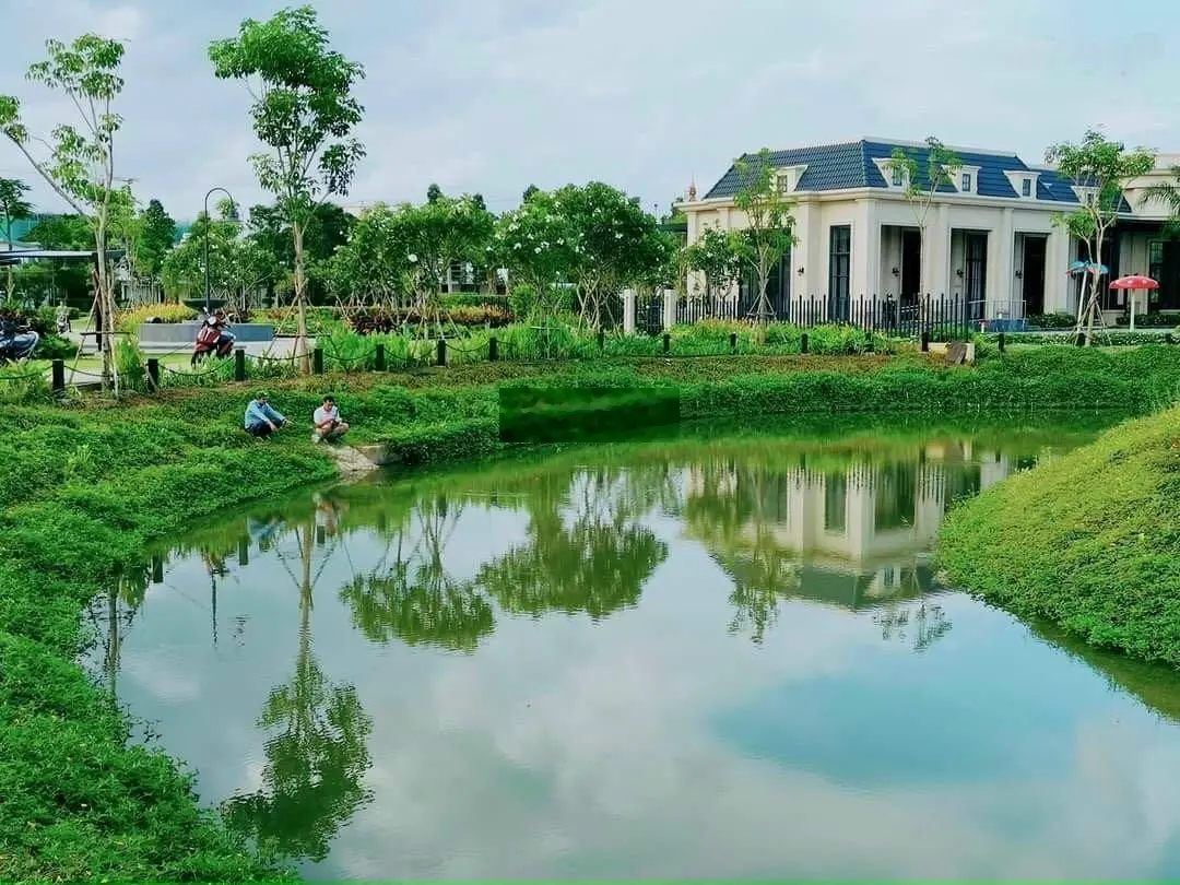 Chính chủ bán biệt thự song lập giá 9 tỷ tốt nhất SwanBay, vị trí rất đẹp gần cổng & clubhouse
