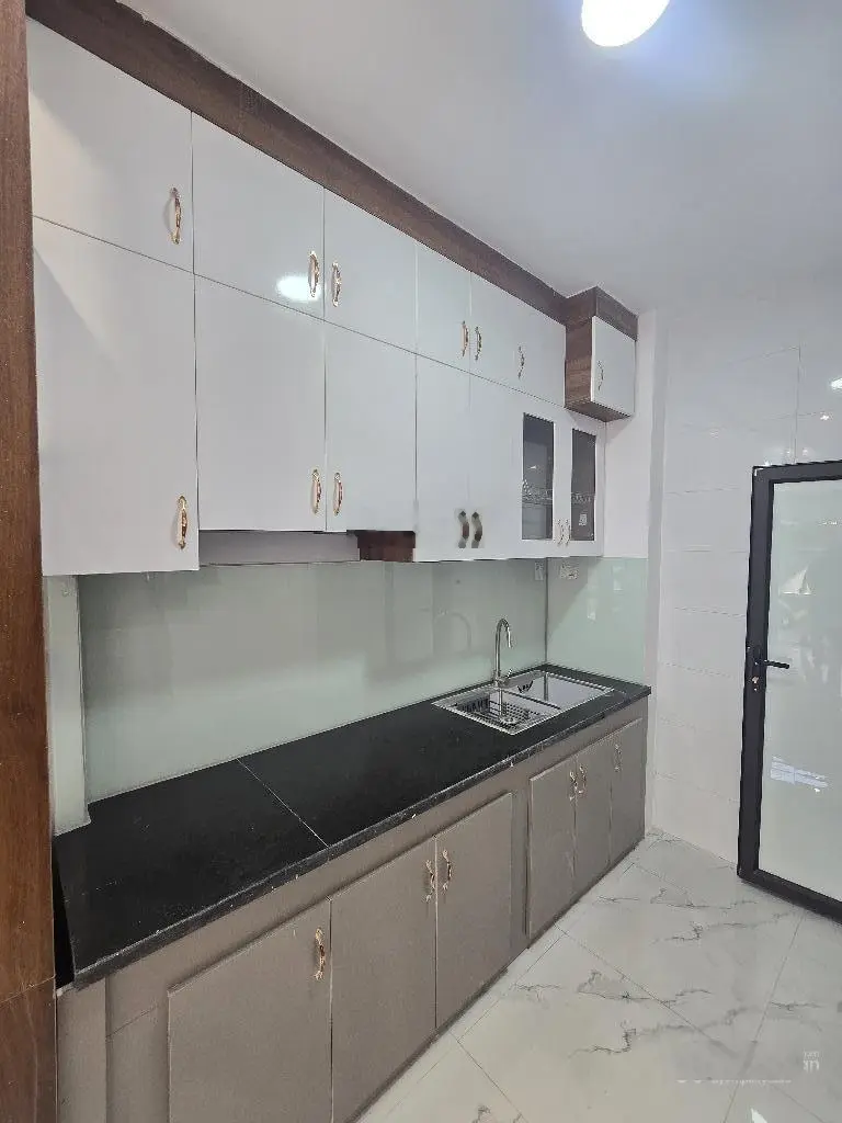 Nhà Nguyễn Khoái mới coong ngõ ô tô đỗ cửa