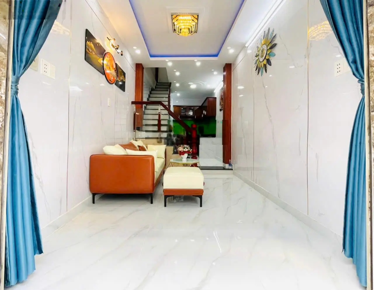 Bán nhà đúc 2 lầu hẻm xe tải thông, gần chợ Hạnh Thông Tây, trung tâm Gò Vấp, giá 3,79 tỷ