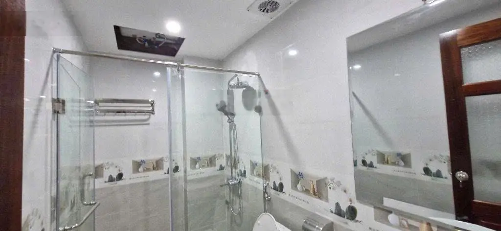 BÁN NHÀ PHÚ DIỄN - BẮc TỪ LIÊM Ô TÔ ĐẬU SÁT CỒNG TẶNG FULL NỘI THẤT 5 TẦNG GIÁ 5 TỶ 050