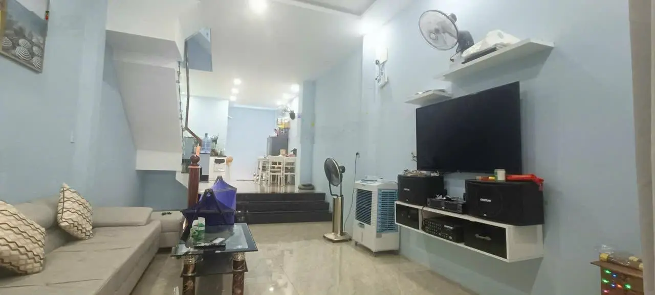 Nhà 3 tầng 70m2 đất, có sổ đỏ kđt vcn phước long ii chỉ 5.9 tỷ, vị trí đẹp gần ngã tư thông thoáng