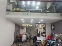 Chính chủ bán nhà Thạch Bàn 50m2x5T MT: 4.2m vuông vức, ô tô tránh đỗ, gần chợ Thạch Bàn giá 11 tỷ