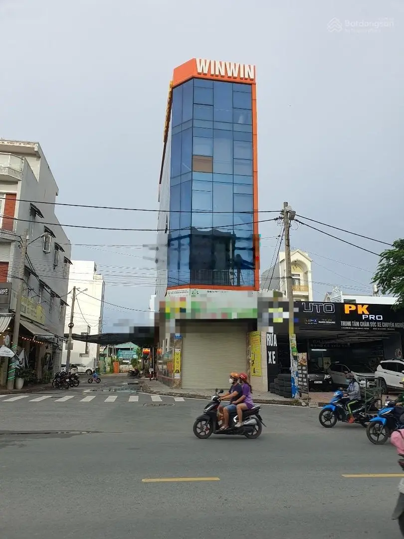 Bán nhà 1 trệt 1 lửng 3 lầu giá rẻ đường Hoàng Hữu Nam