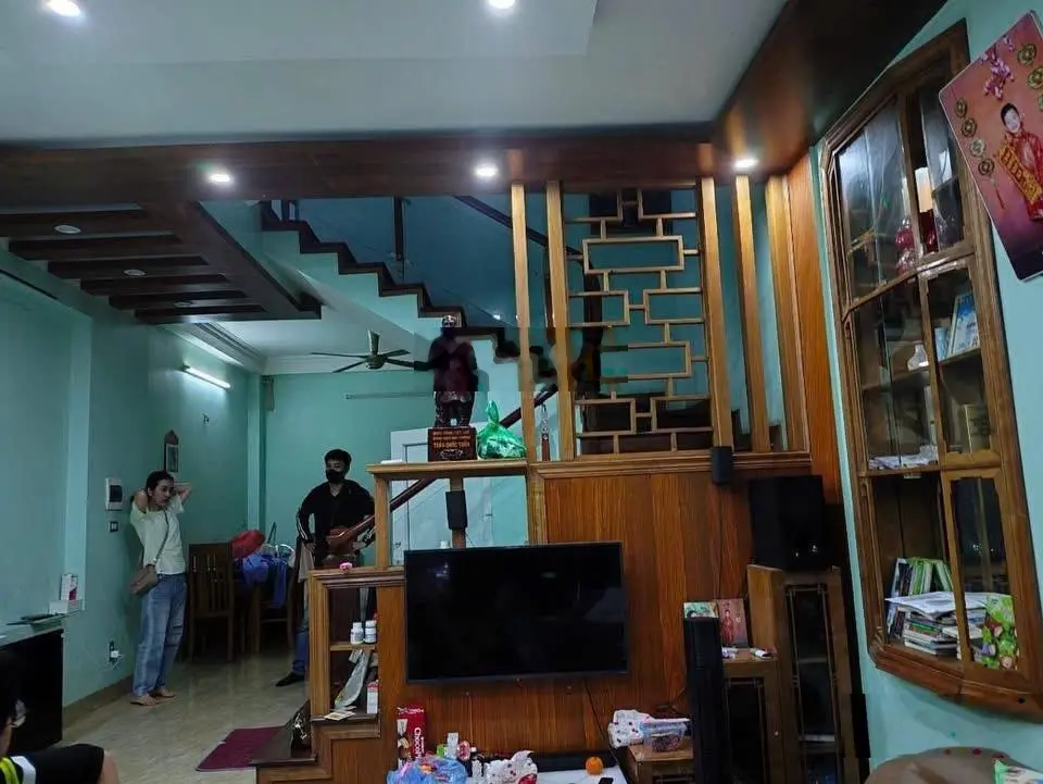 Bán gấp nhà minh khai hai bà trưng dt55m2 x5t mt5 giá 10,9 tỷ lh;0986943885