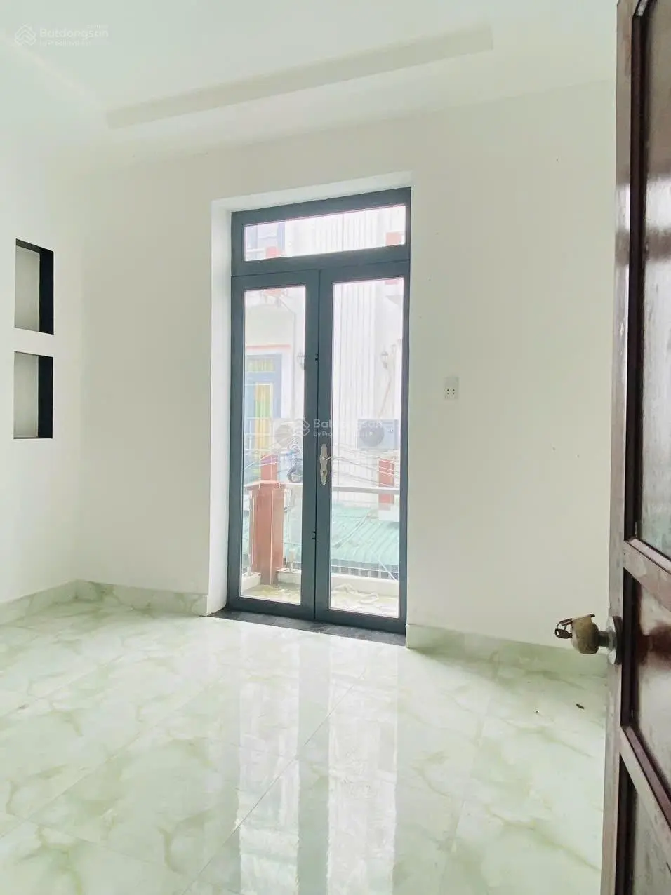 CẦN BÁN CĂN NHÀ tại TTTT Cần Giuộc 1 trệt 2 lầu 156m2 giá 1ty450 TL. Lh: 0931112822 (Ngân)