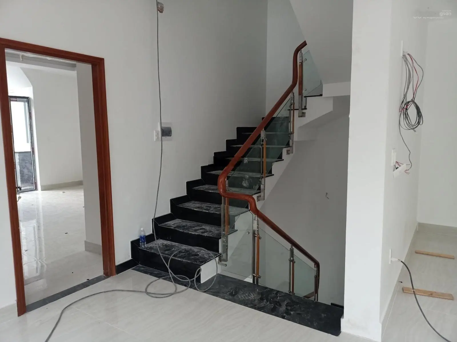Căn góc 2 mặt tiền P. Định Hòa, TDM. Ra nhanh chỉ 2,499 tỷ, DT 75,7m2