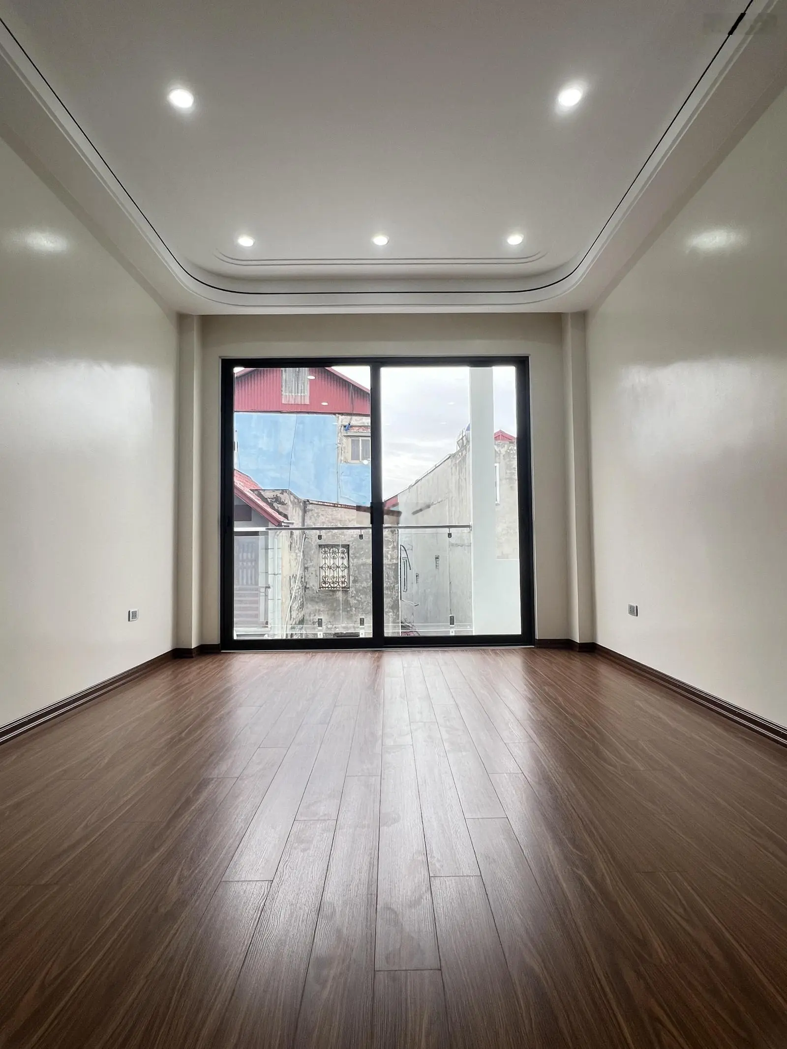 Bán nhà riêng đường Nguyễn Văn Cừ giá 10,3 tỷ 45m2, 6 tầng thang máy