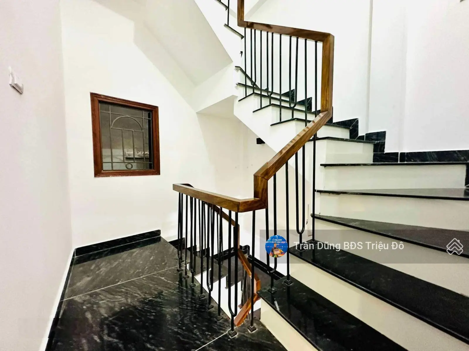 Vẻ đẹp khó cưỡng - Nhà đẹp Phố Hào Nam gần Ga Cát Linh 35m/6Tầng/MT 4.2m - 6.8 tỷ, sổ vuông