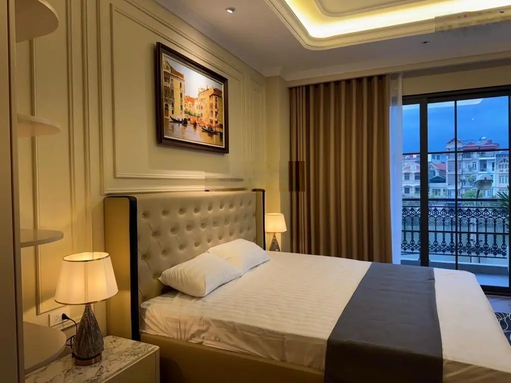 (Hiếm) Mặt hồ, Gara, 7tầng thang máy, gần cầu Chương Dương, cầu Trần Hưng Đạo,an sinh đỉnh cao.