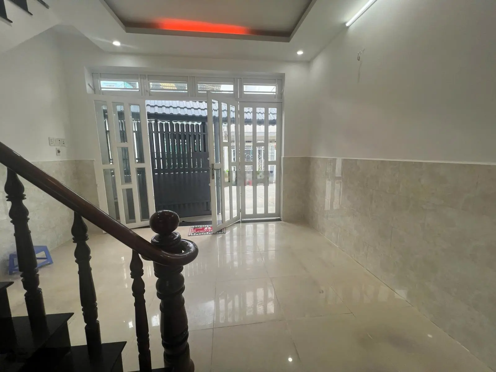 Nhà mặt tiền đường 198 Đỗ Xuân Hợp, Phước Long A, Quận 9, DTCN 40m2/3.9 tỷ thương lượng
