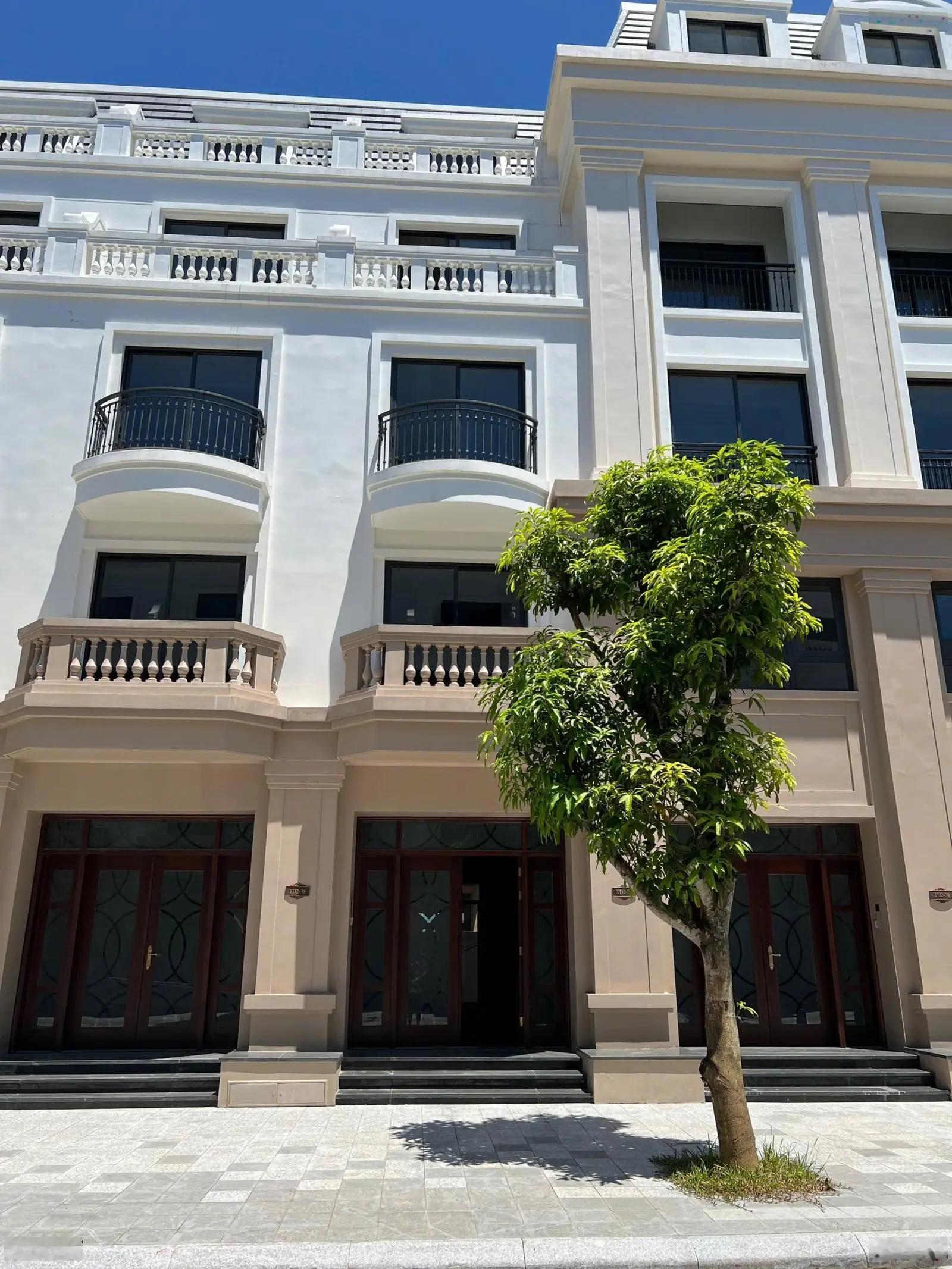 Người nhà CĐT gửi bán căn Liền kề 75m2. Giá 17 tỉ full giá