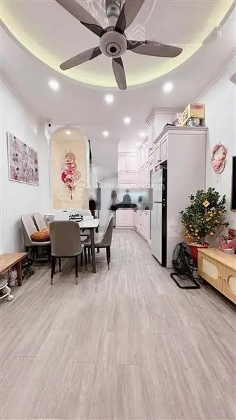 Bán NR 4PN, 3WC, 33m2, 8,1 tỷ tại Minh Khai, Hai Bà Trưng, Hà Nội