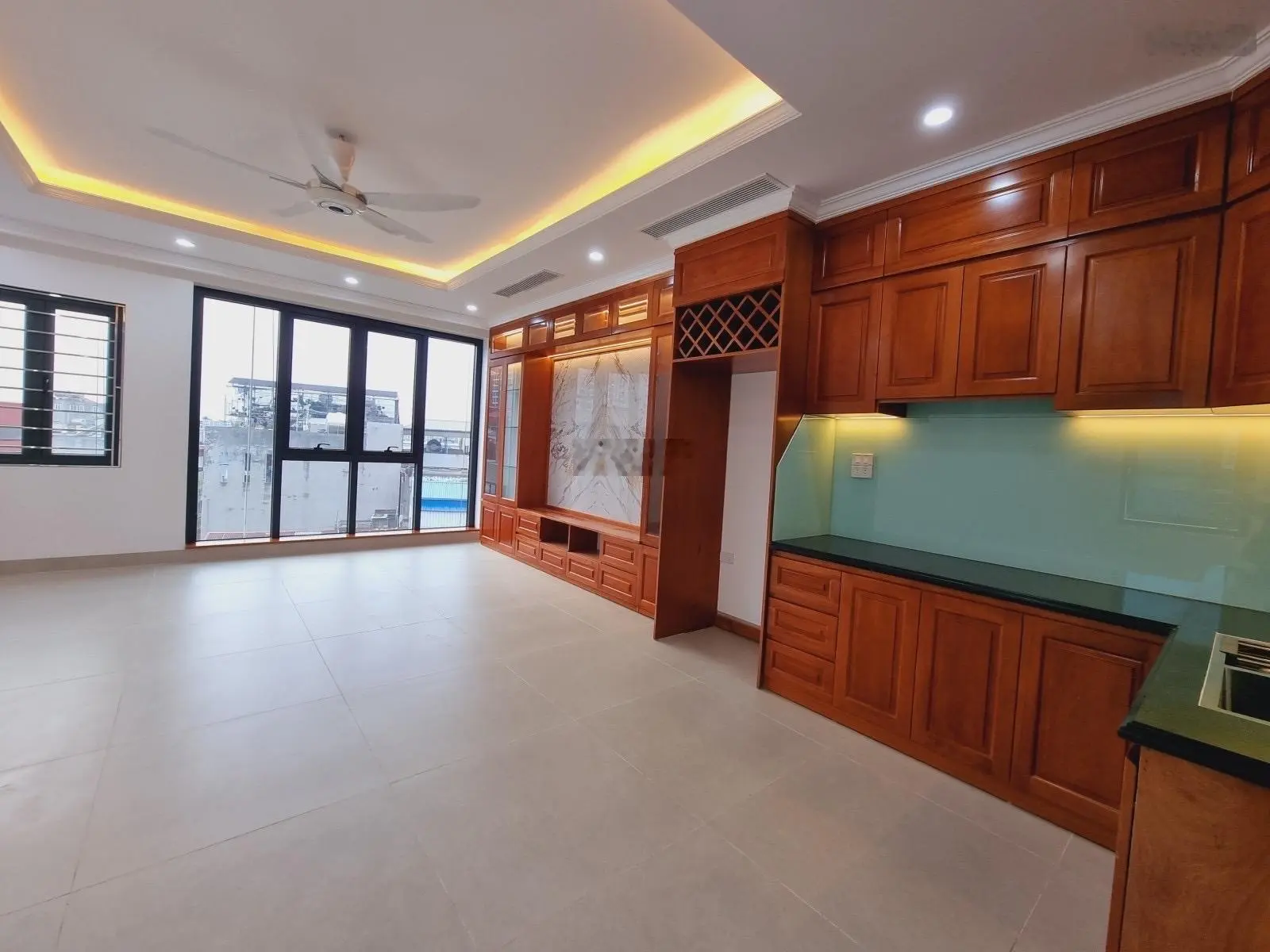 Quá hiếm, nhỉnh 26 tỷ nhà mặt phố Xã Đàn, 45m2 6 tầng, vỉa hè, kinh doanh, spa, văn phòng.