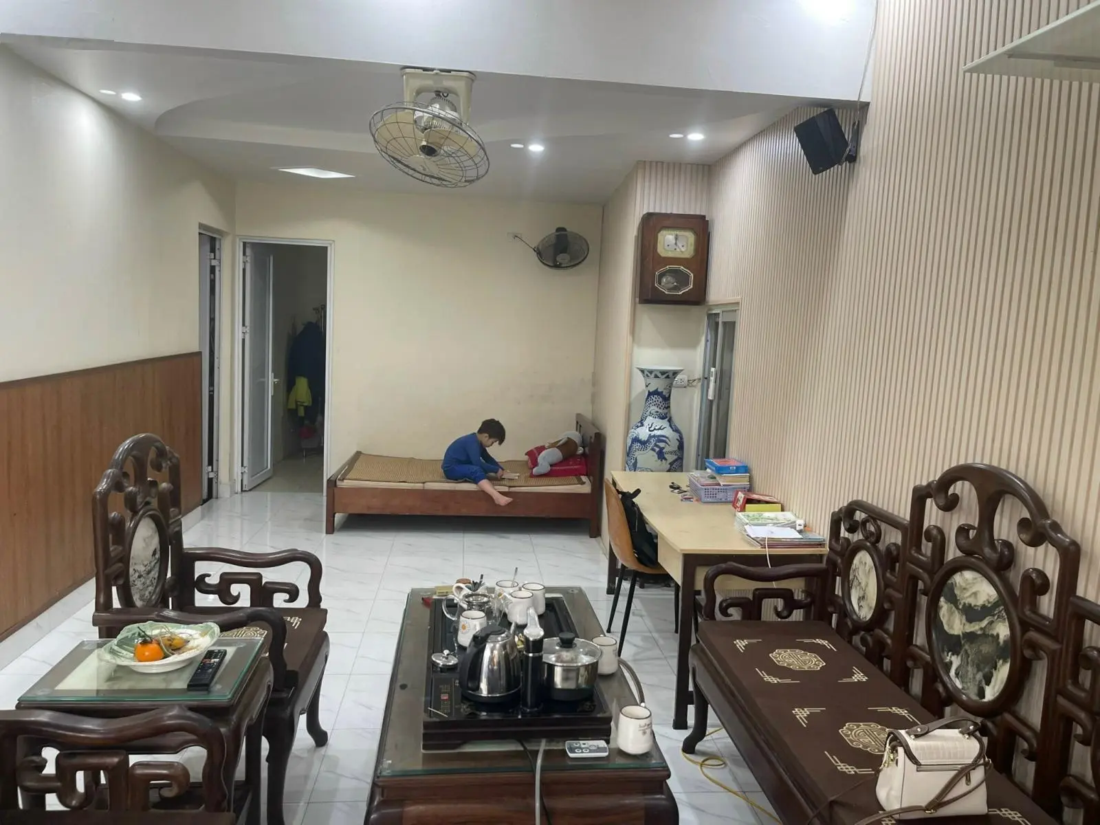 Bán mặt phố Phạm Văn Đồng 850m2, MT18m, lô góc, vỉa hè 7m, quy hoạch ổn, giá 215 tỷ. LH: 0946 387 ***