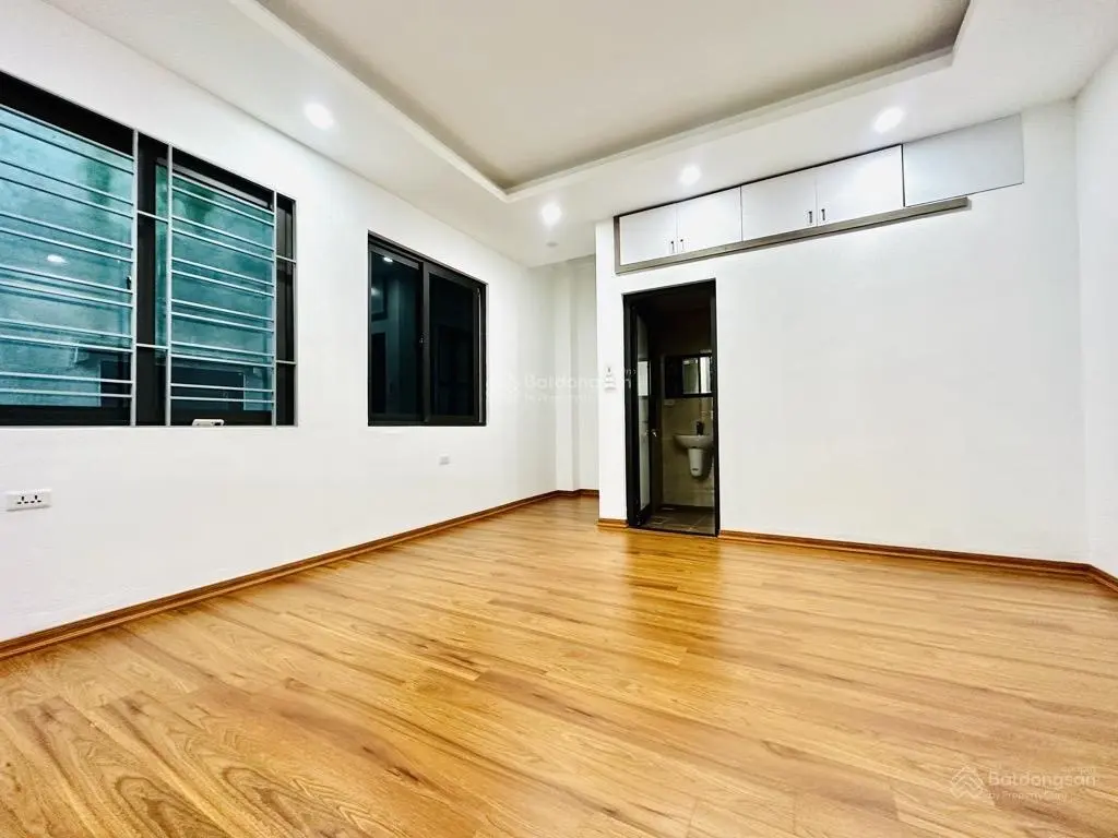 Bán nhà ngõ 142 Âu Cơ, 80m2, 5 tầng, thang máy 20m ra mặt phố, nhà đẹp ở ngay chỉ 13.2 tỷ.