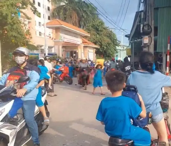 Bán nhà mặt tiền đường nhựa giá 2,69 tỷ, diện tích 95 m2, tại Hưng Định, Thuận An, Bình Dương