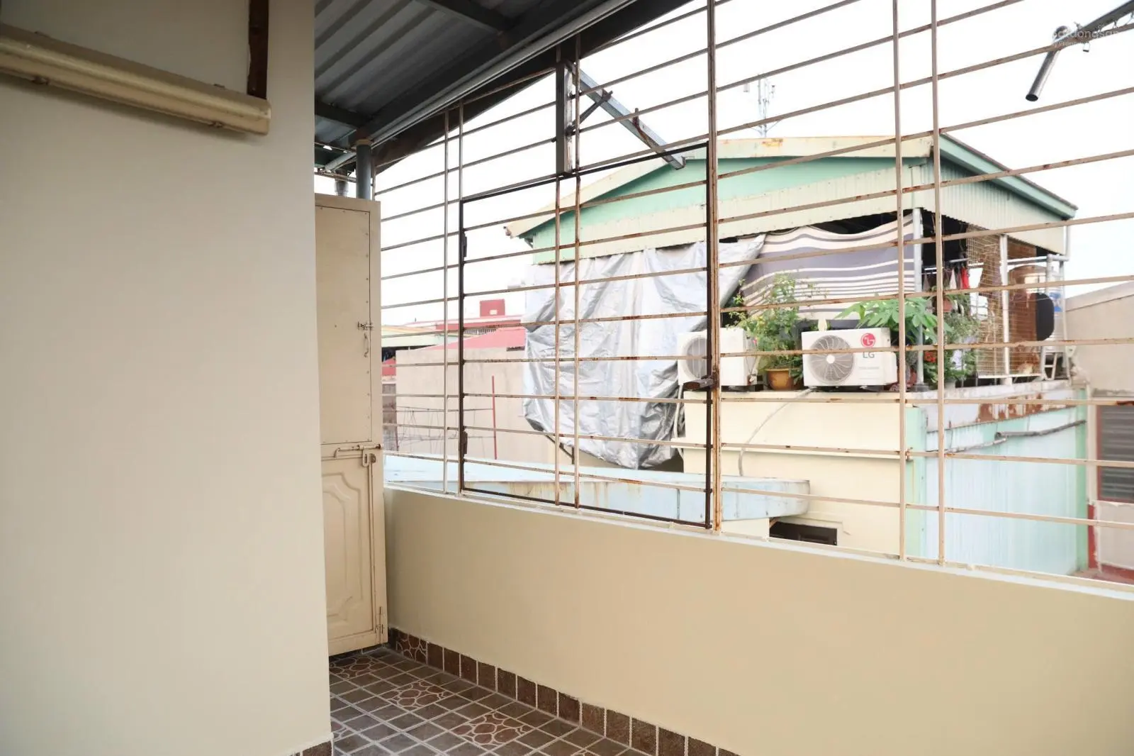 Bán nhà riêng tại Nguyễn Hữu Tuệ, 2,25 tỷ, 35m2, 3PN, 2WC, pháp lý đầy đủ