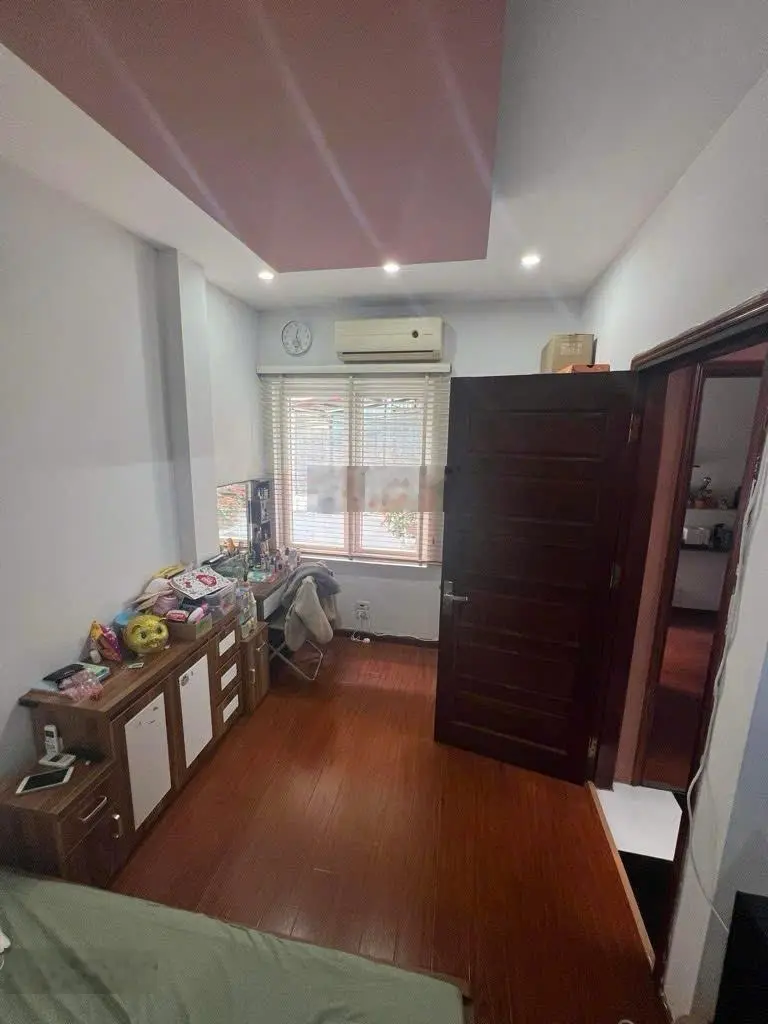 Nhà đẹp TT Hoàn Kiếm - 4 ngủ - full nội thất - sổ nở hậu - gần ô tô giá chỉ 6.35 tỷ