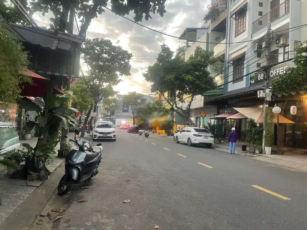 Nhà góc kiệt ô tô Hải Châu