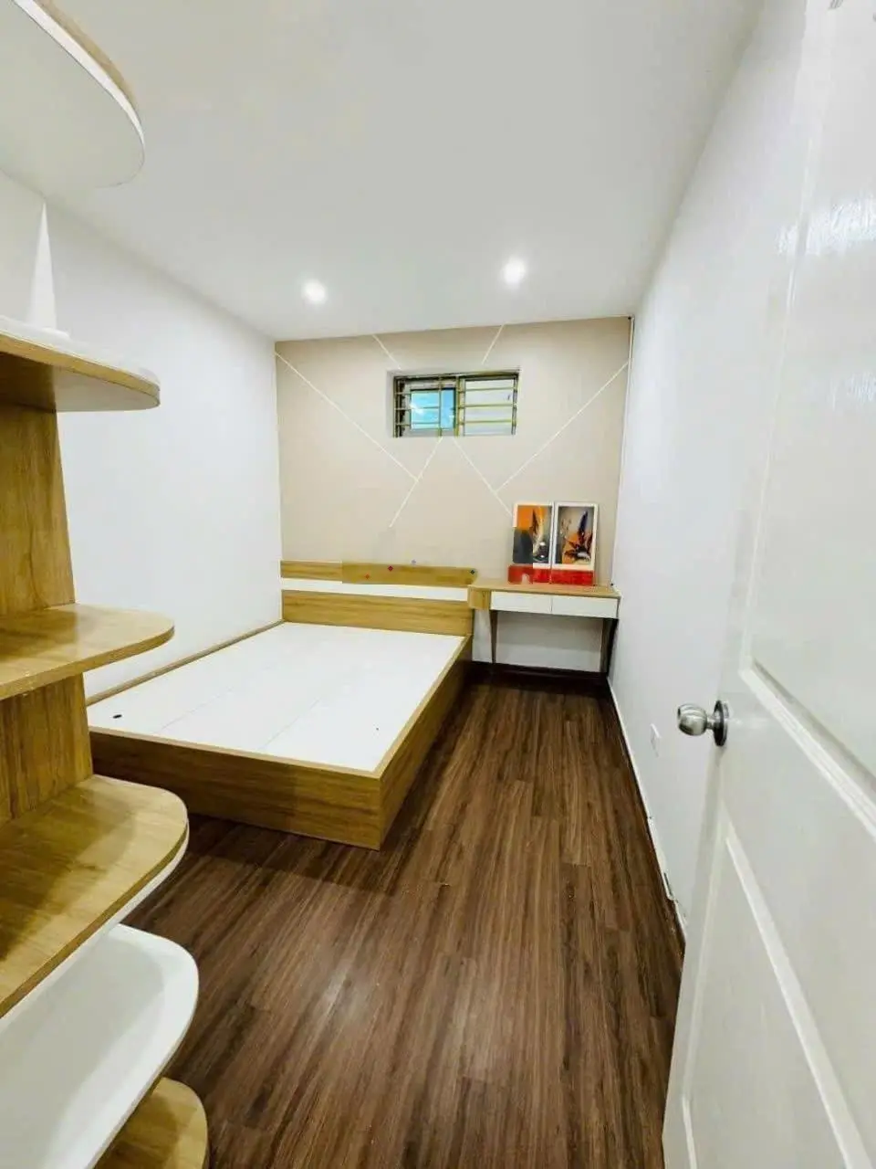 Bán gấp căn 65.5m2 - 2 ngủ & 2 VS. HH1 Linh Đàm Hoàng Mai. LH: 0966 455 *** em Thuỷ