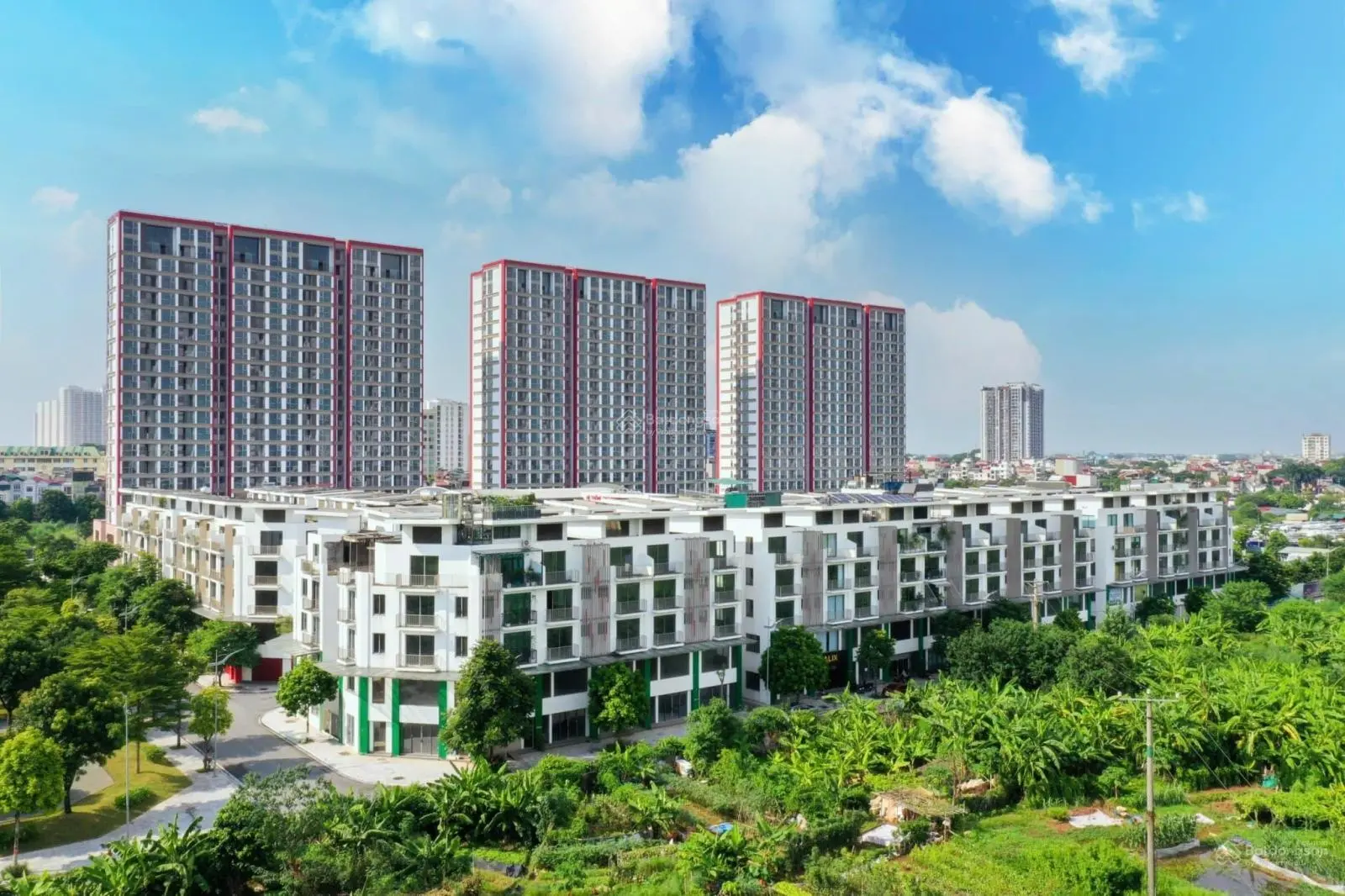 Bán quỹ căn 101m2( 3pn+ 2vs)- giá 56 triệu/m2- bc đông nam- view hồ cực đẹp