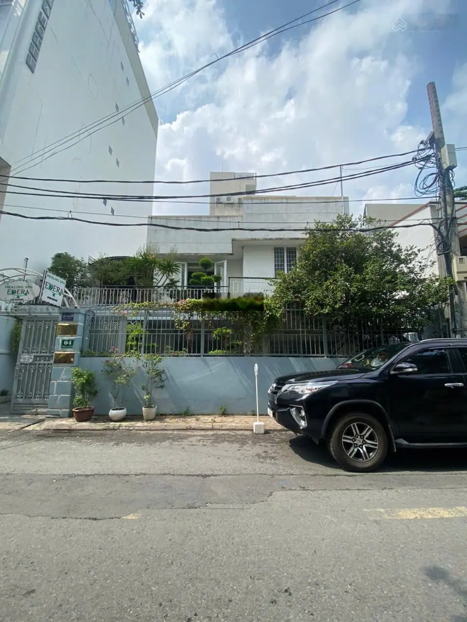 Giảm 8 tỷ! Bán gấp MT khu Sân Bay 11 x 20m, Phường 2 giá 42 tỷ giảm còn 34 tỷ