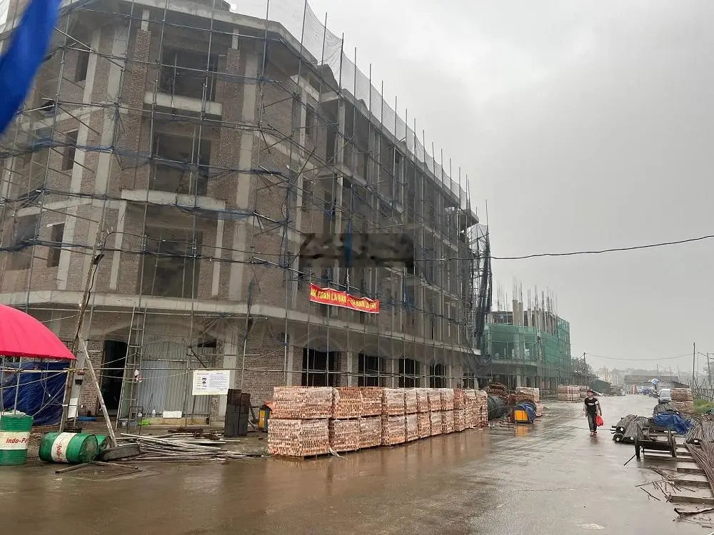 Bán nhà 5 tầng, giá sốc chỉ 32 triệu/m2, diện tích 75 m2