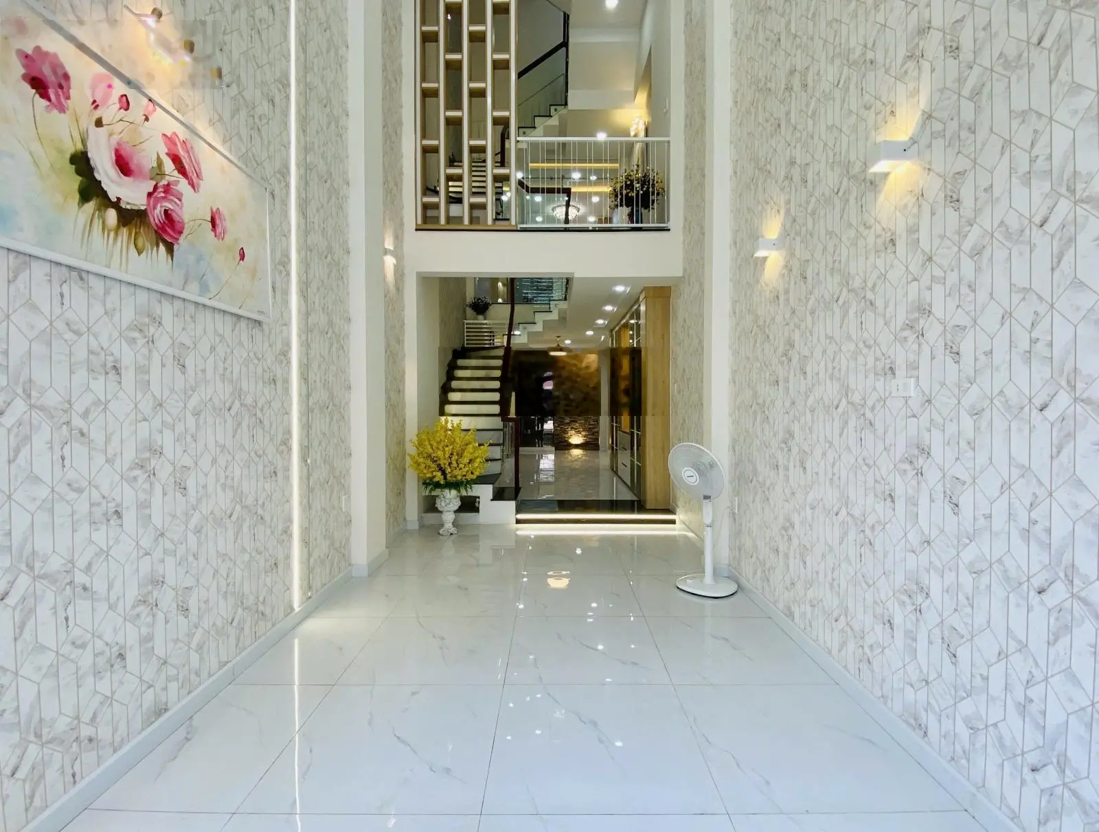 Bán Nhà Mặt Tiền Kinh Doanh giá như trong hẻm Nguyễn Duy Cung P12 Full nội thất 4tầng 5pn 6wc