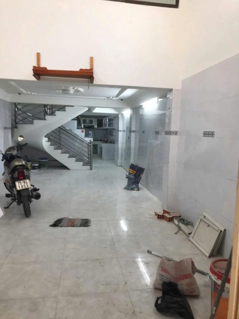 Nhà bán Nguyễn Quý Yêm, An Lạc, Quận Bình Tân, Hướng Nam, 1 trệt 1 lửng 2 lầu + sân thượng