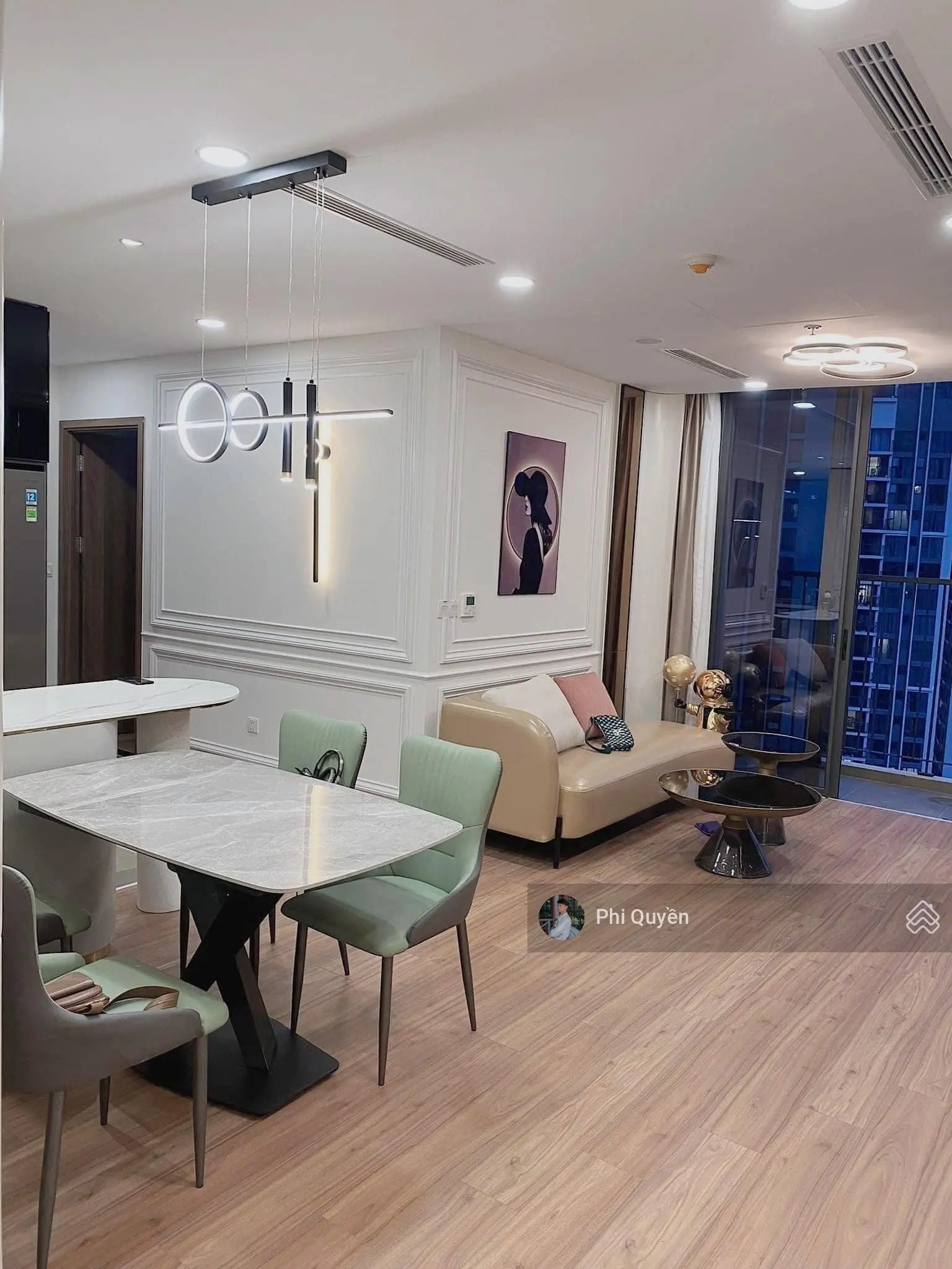 Mình cần bán CHCC Central Garden - Quận 1. DT: 76m2, 2PN, 2WC. Giá: 3.6 tỷ. LH: 0904 715 ***, Quyền
