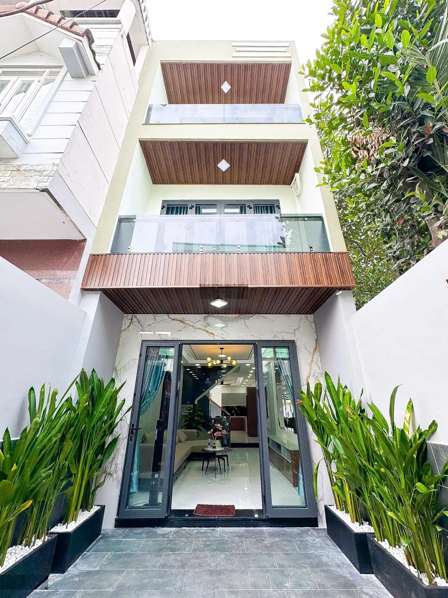 Bán nhà sổ riêng 82,67m2 hoàn công 3 tầng full nội thất Huỳnh Tấn Phát Quận 7