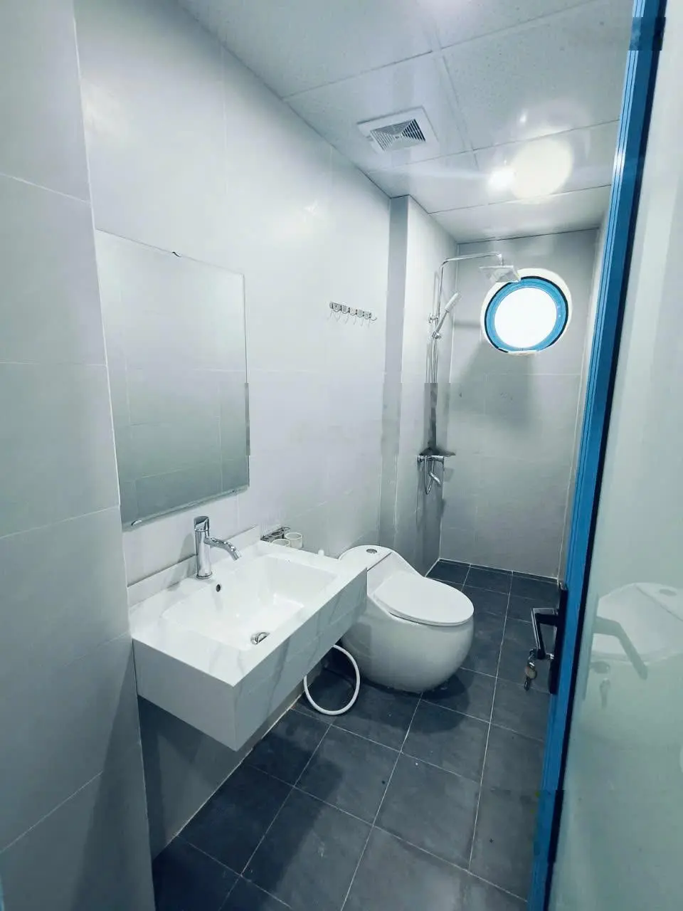 Bán nhà đẹp Tân Phú, DT 46m2 thuận tiện đi song phương cao tốc Láng - Hòa Lạc, Vinhomes Thăng Long
