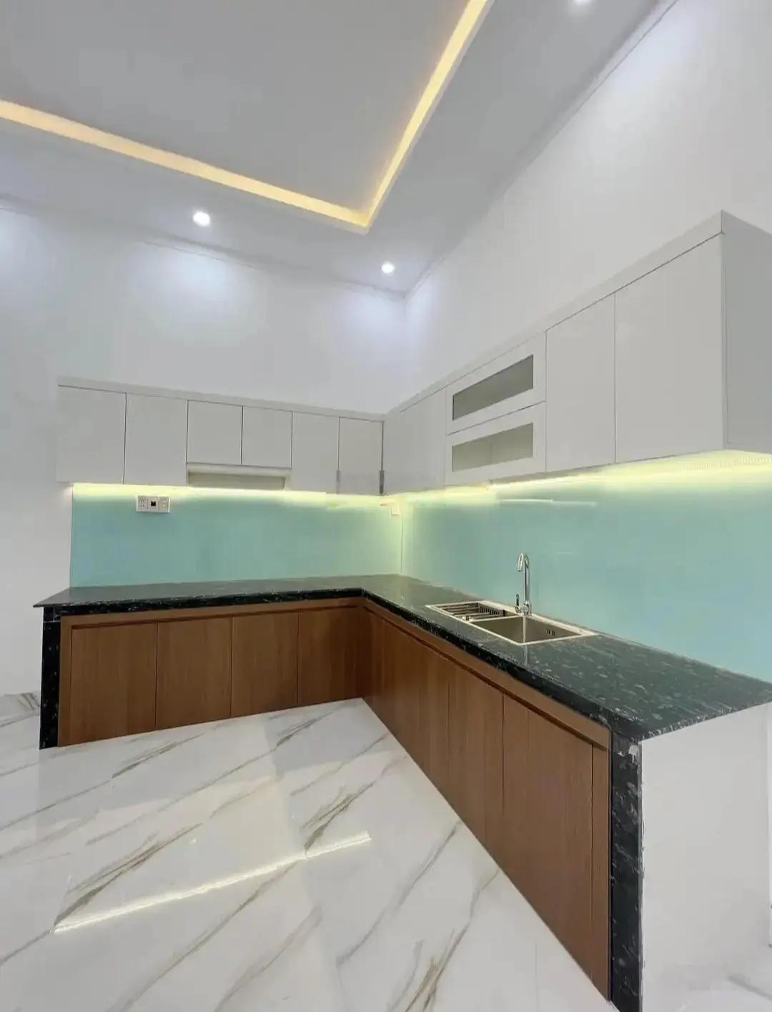 Bán gấp căn nhà nằm trong KDC quận 8 gần chợ đầu mối Bình Điền có dt 80m2 sổ HỒNG RIÊNG chỉ 3,8tỷ