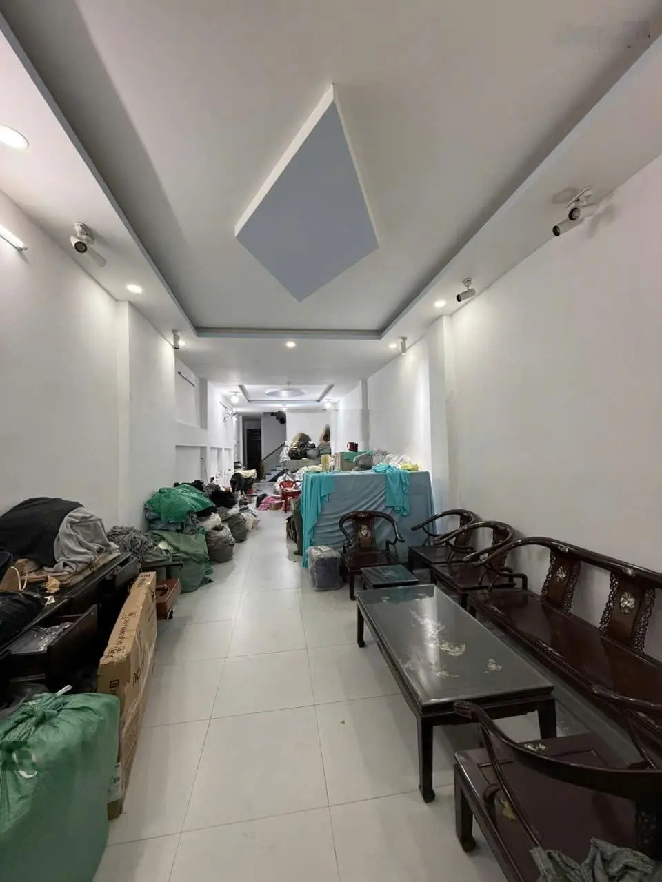 Ngộp Bank Giảm Giá 4,5tỷ Bán Nhà 126m2 Cạnh Mặt Tiền Lạc Long Quân Tân Bình 4PN Gía 11,5 Tỷ.