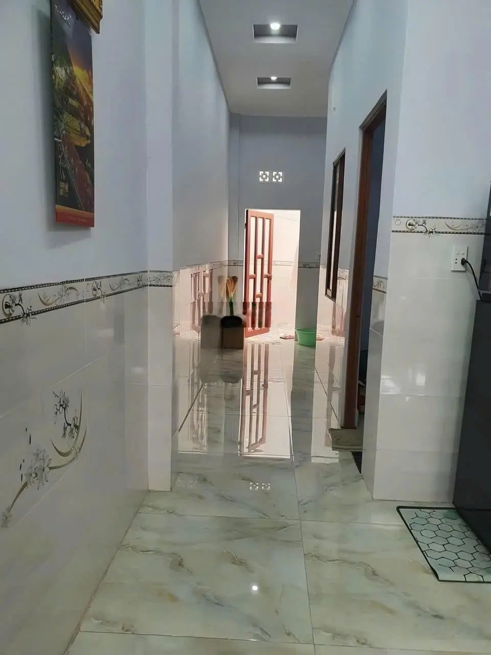 Cần bán nhà (61m2) sau lưng chợ Bình Chánh giá 2,16 tỷ - SHR, bao hết thuế phí