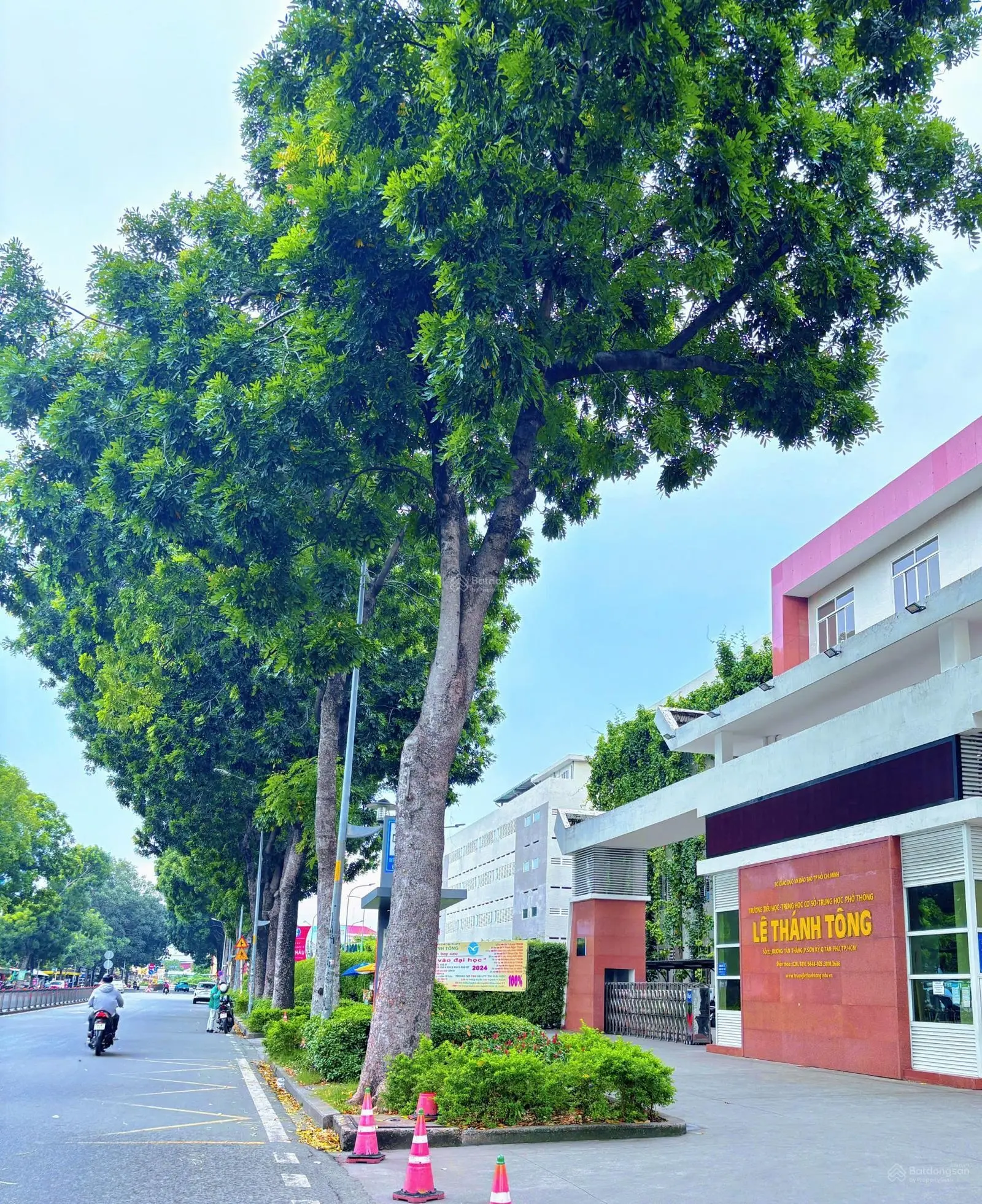 Bán nhà Tân Phú 1/ cạnh trường Lê Thánh Tông - Hẻm 5m - 2 tầng - 3 Phòng ngủ - DT: 63m2 - nhỉnh 4tỷ