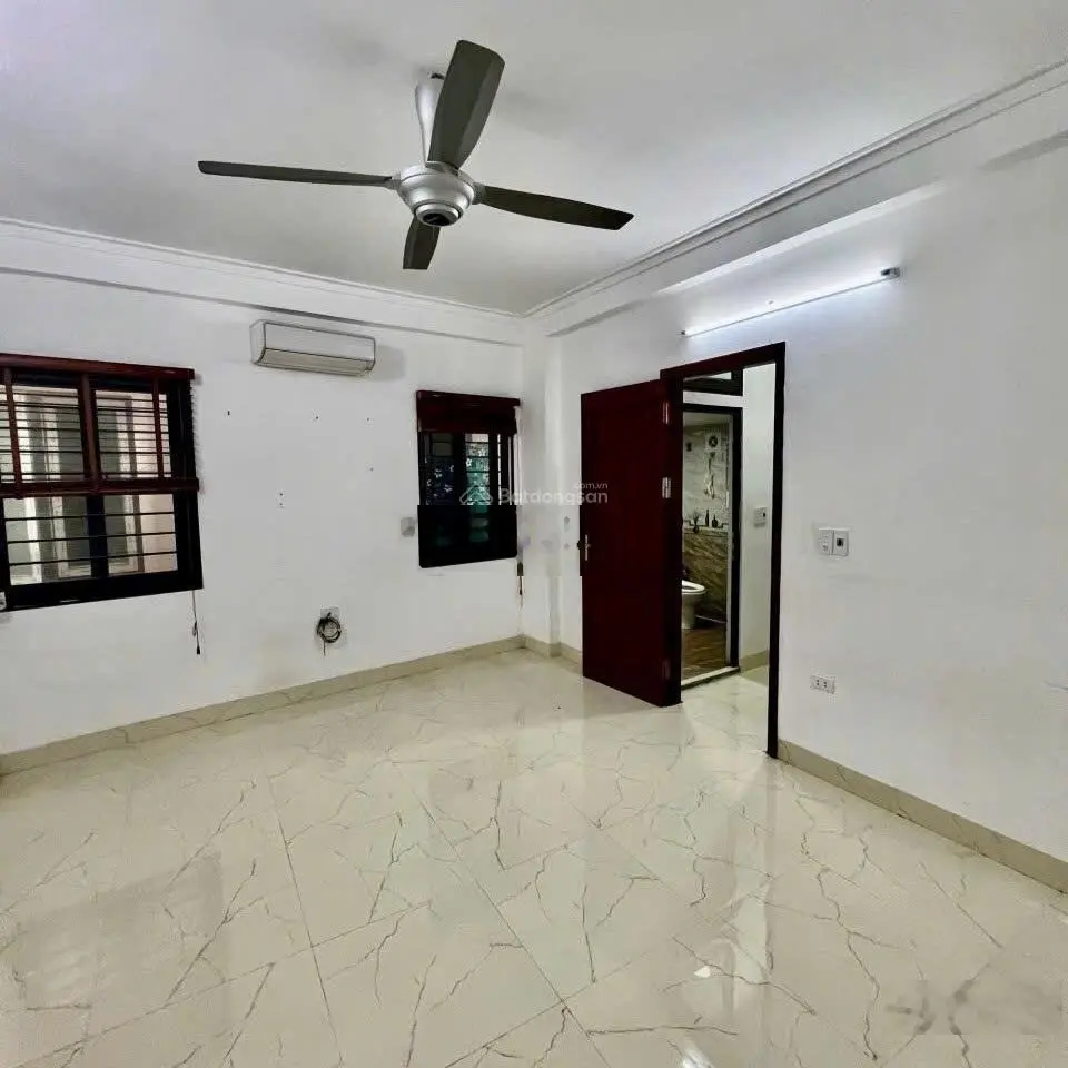 Nhà Vân Canh 42m2 5 tầng mặt tiền 6m tặng nội thất ngõ nông gần trường, công viên 3 tỷ 6