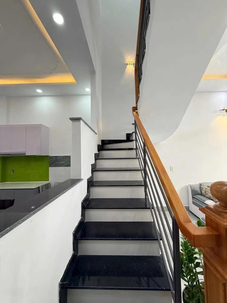 Bán nhà 4x10 m, nở hậu 6m, liền kề Gò vấp, vị trí trung tâm sầm uất nhất Q12.