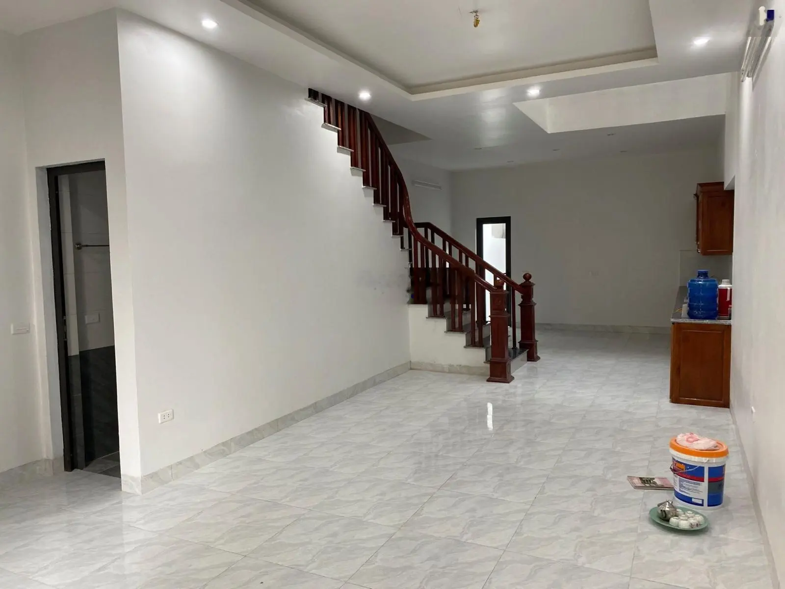 Bán nhà 3 tầng xây mới 40/563 đường Điện Biên cạnh khu Bãi Viên - TP Nam Định (đường ô tô vào nhà)