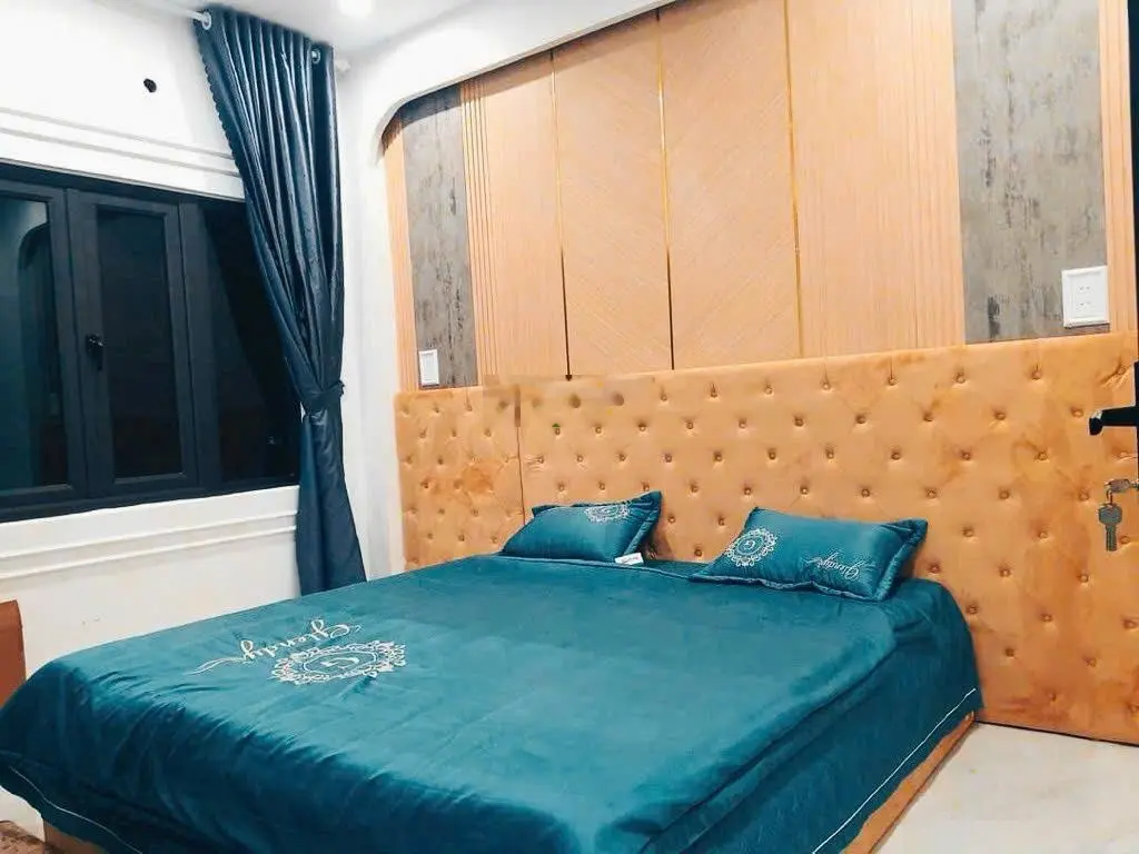 Bán nhà 3 tầng full nội thất DT 80m2, giá 5,2 tỷ - mặt tiền Hòa Phú 4, Liên Chiểu