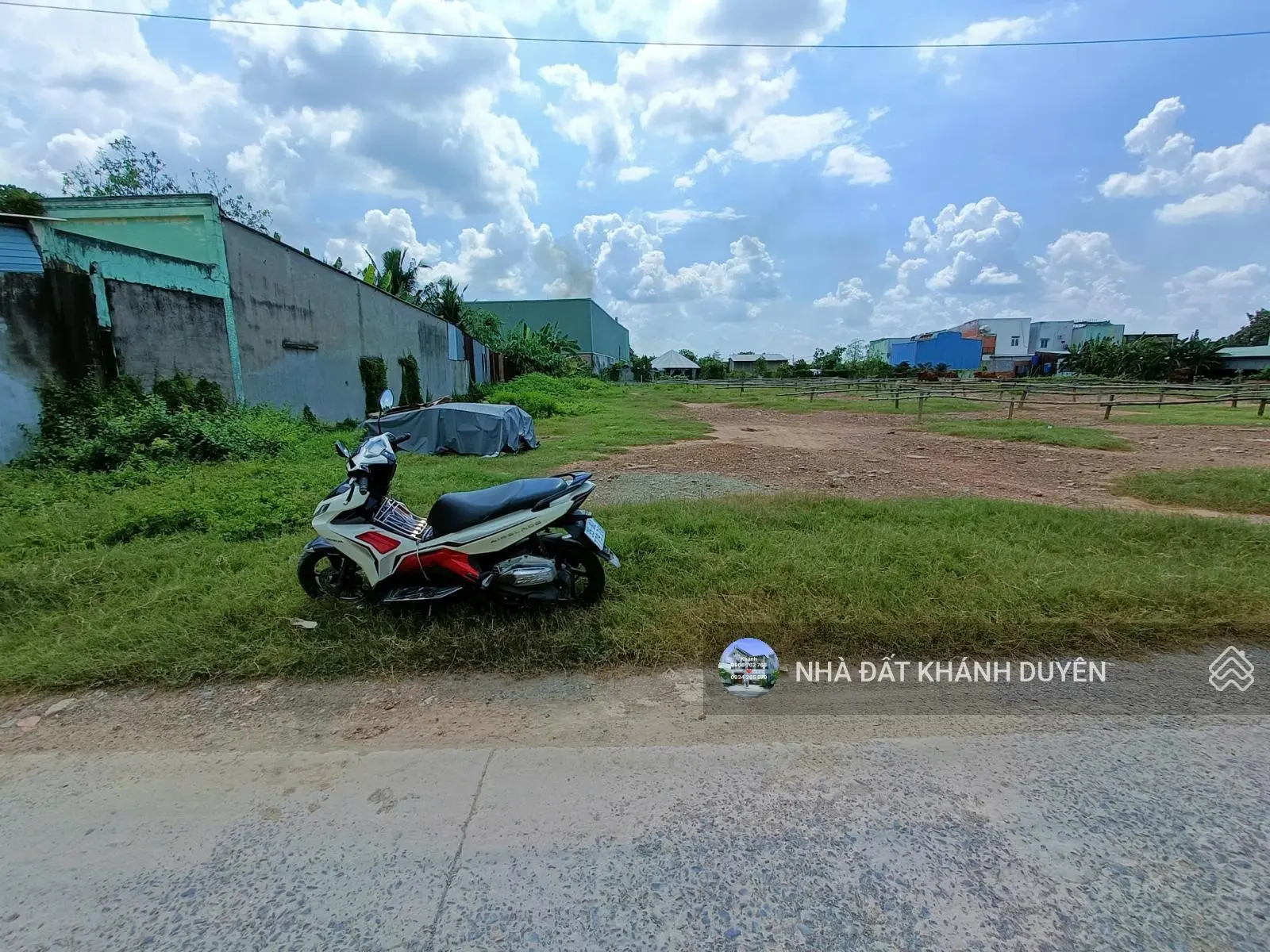 Đất 11 x 62m mặt tiền Kênh Trung Ương (XTS 37) gần ngã ba Giồng Hóc Môn