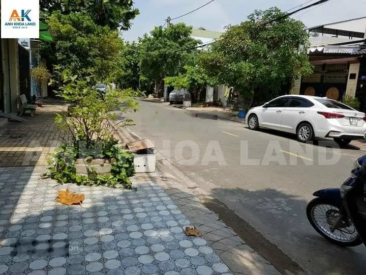 TP Thủ Đức Cần bán gấp nhà mặt tiền giá rẻ nhất phường Phước Bình, diện tích đẹp 105m2 vuông vức