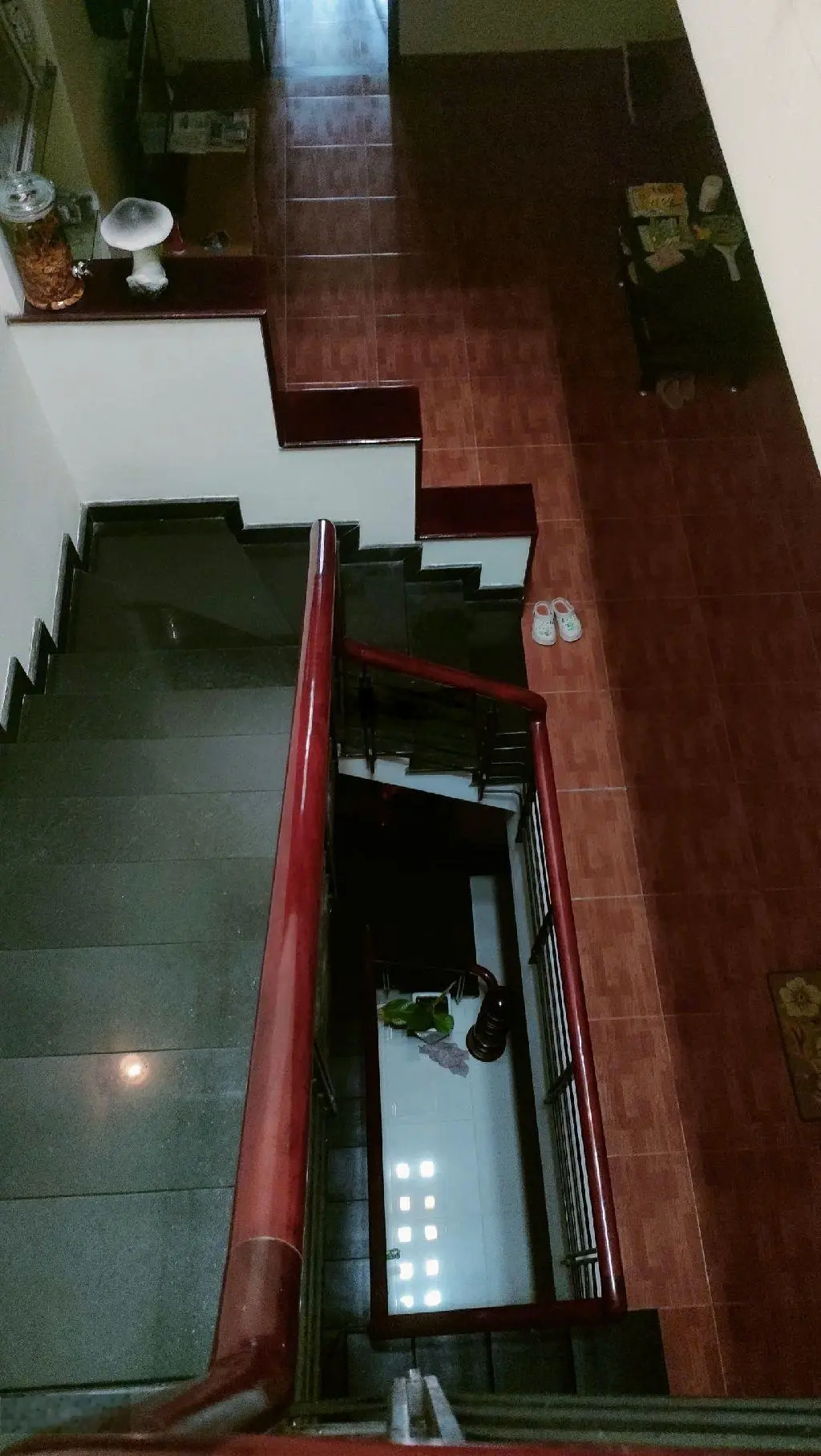 Nhà đẹp 3 tầng. đường bùi kỷ, gần trường đh ngoại ngữ đà nẵng