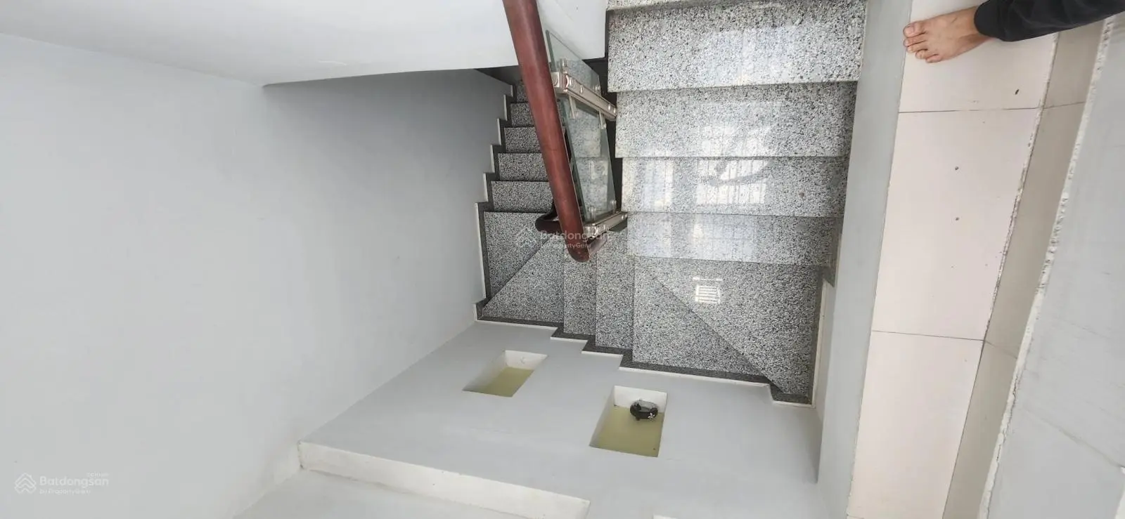 Nhà tôn đản q4 - hẻm ôtô - 42m2 - 4 lầu đúc- ko qh-chỉ 6 tỷ nhỉnh