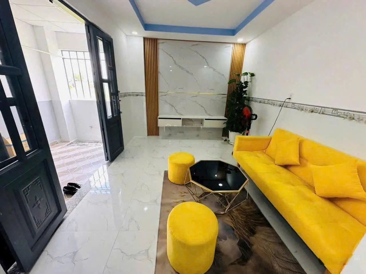 Nhà đẹp giá rẻ gần chợ mỹ hạnh nam