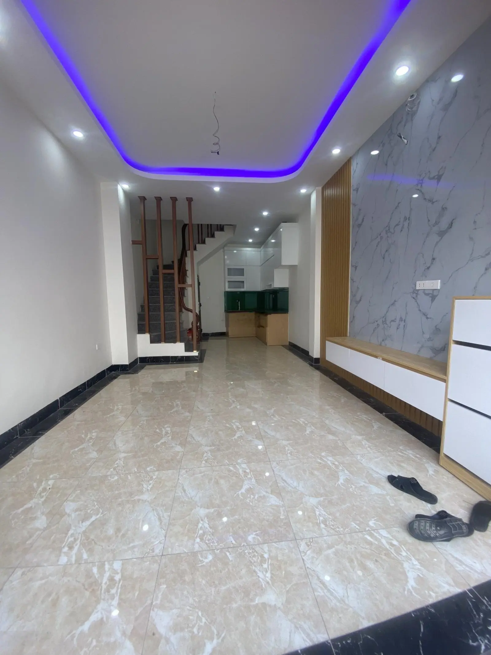 Duy nhất 1 căn ôtô đỗ cổng tại Phụng Châu, giá tốt chỉ 2,95 tỷ 32m2*4T 3PN. Sát trường SP thể thao
