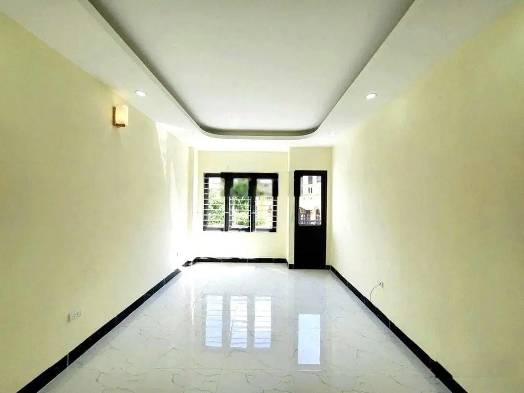 Bán nhà Đại Cát, nhà mới ở ngay 4 tầng 3 ngủ, ô tô qua nhà, bãi gửi xe ôtô 10m, chào 4,5 tỷ