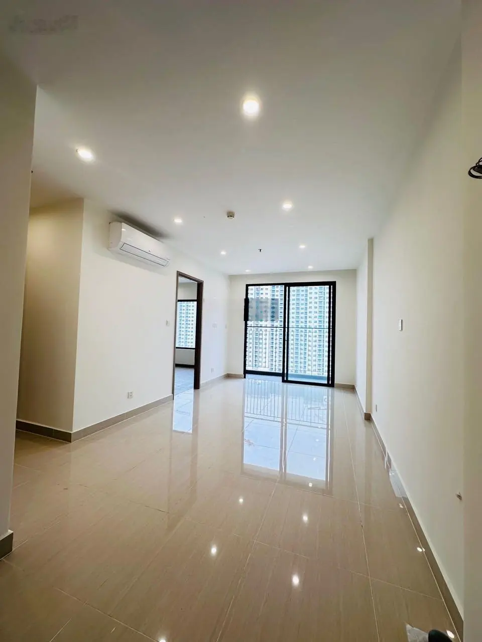 Cắt lỗ sâu - cắt lỗ 900 triệu căn 2PN 59,4m2 hướng Đông Nam view công viên Ánh Sáng, view sông mát
